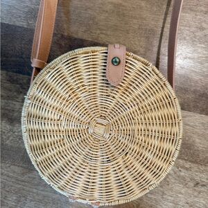 Universal Thread Woven Straw Crossbody Bag - Cream and Tan